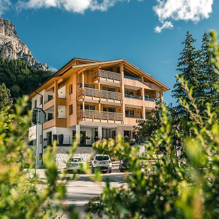 Garni Larix Hotell Colfosco Exteriör bild