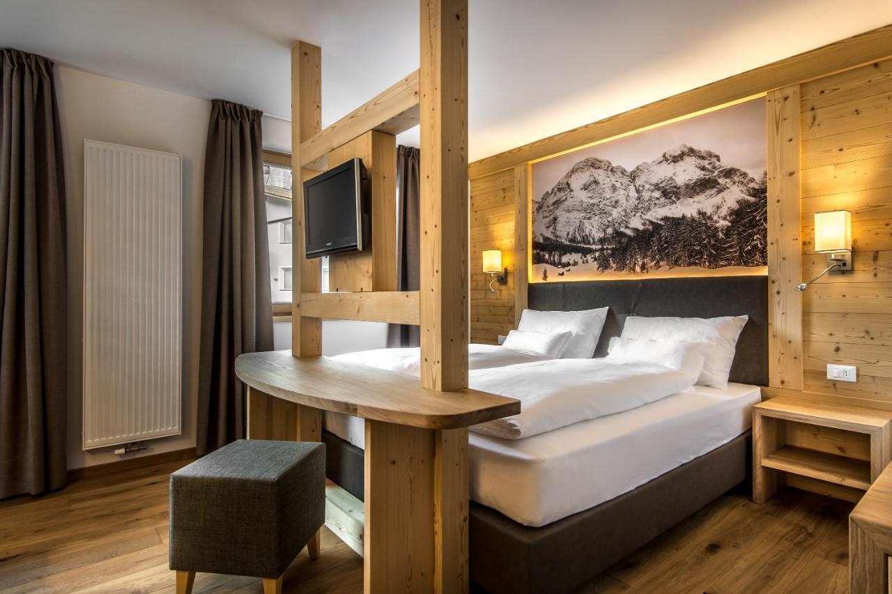 Garni Larix Hotell Colfosco Exteriör bild
