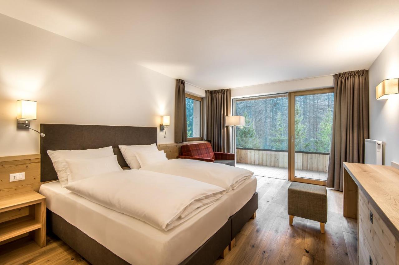 Garni Larix Hotell Colfosco Exteriör bild