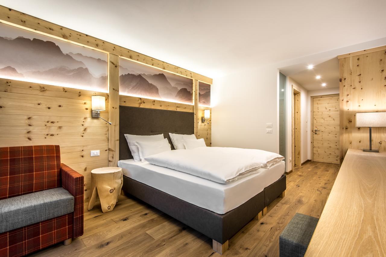 Garni Larix Hotell Colfosco Exteriör bild