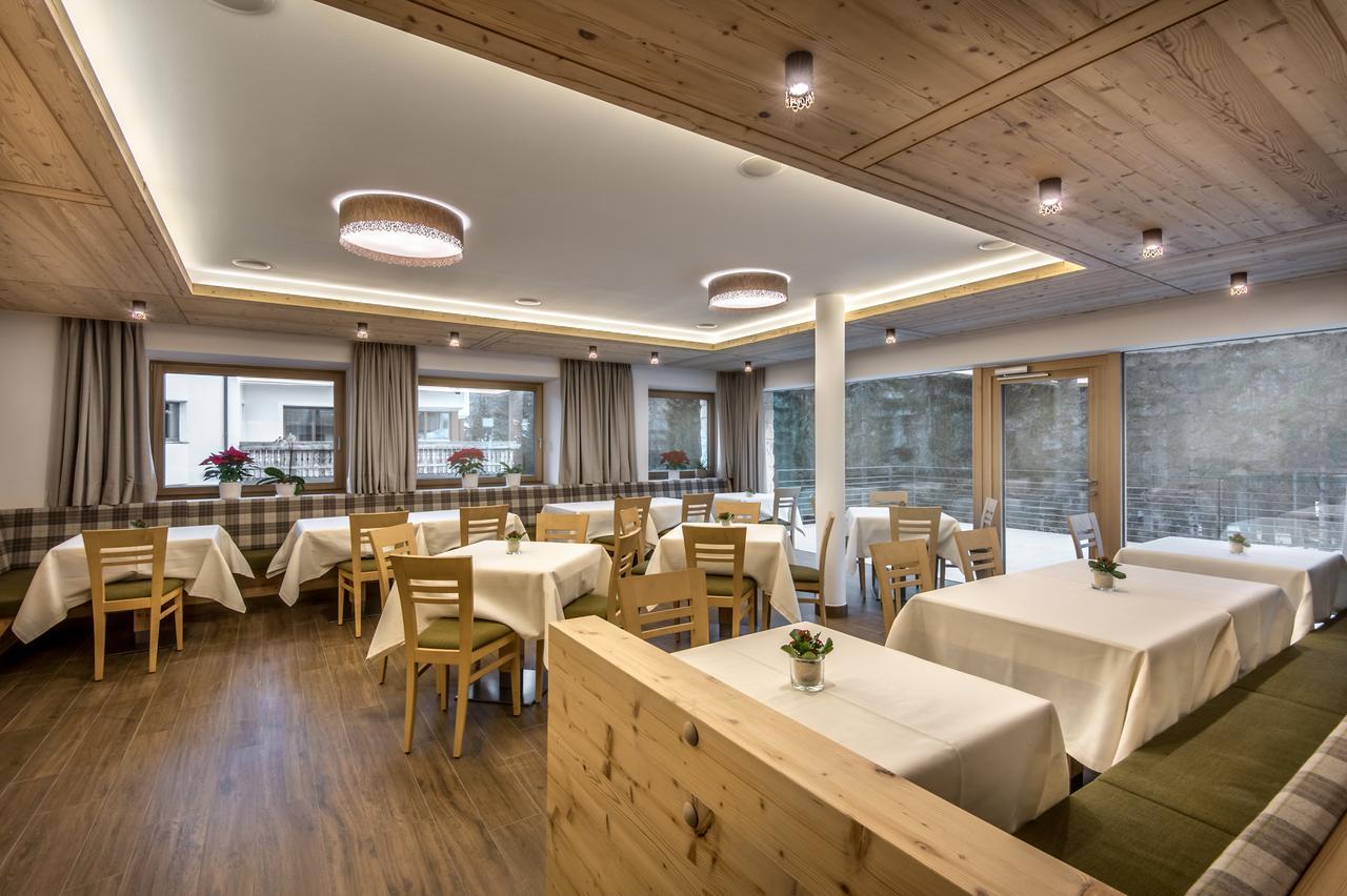 Garni Larix Hotell Colfosco Exteriör bild