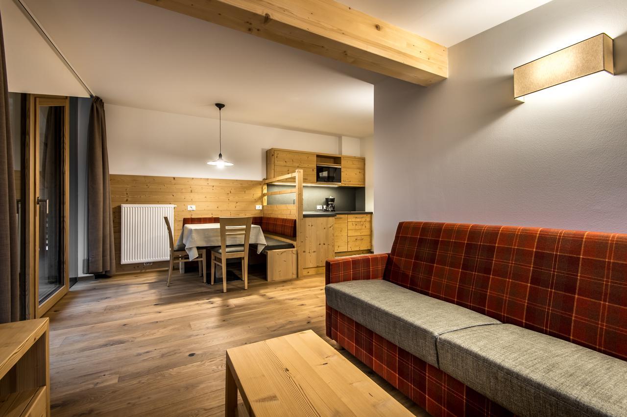 Garni Larix Hotell Colfosco Exteriör bild