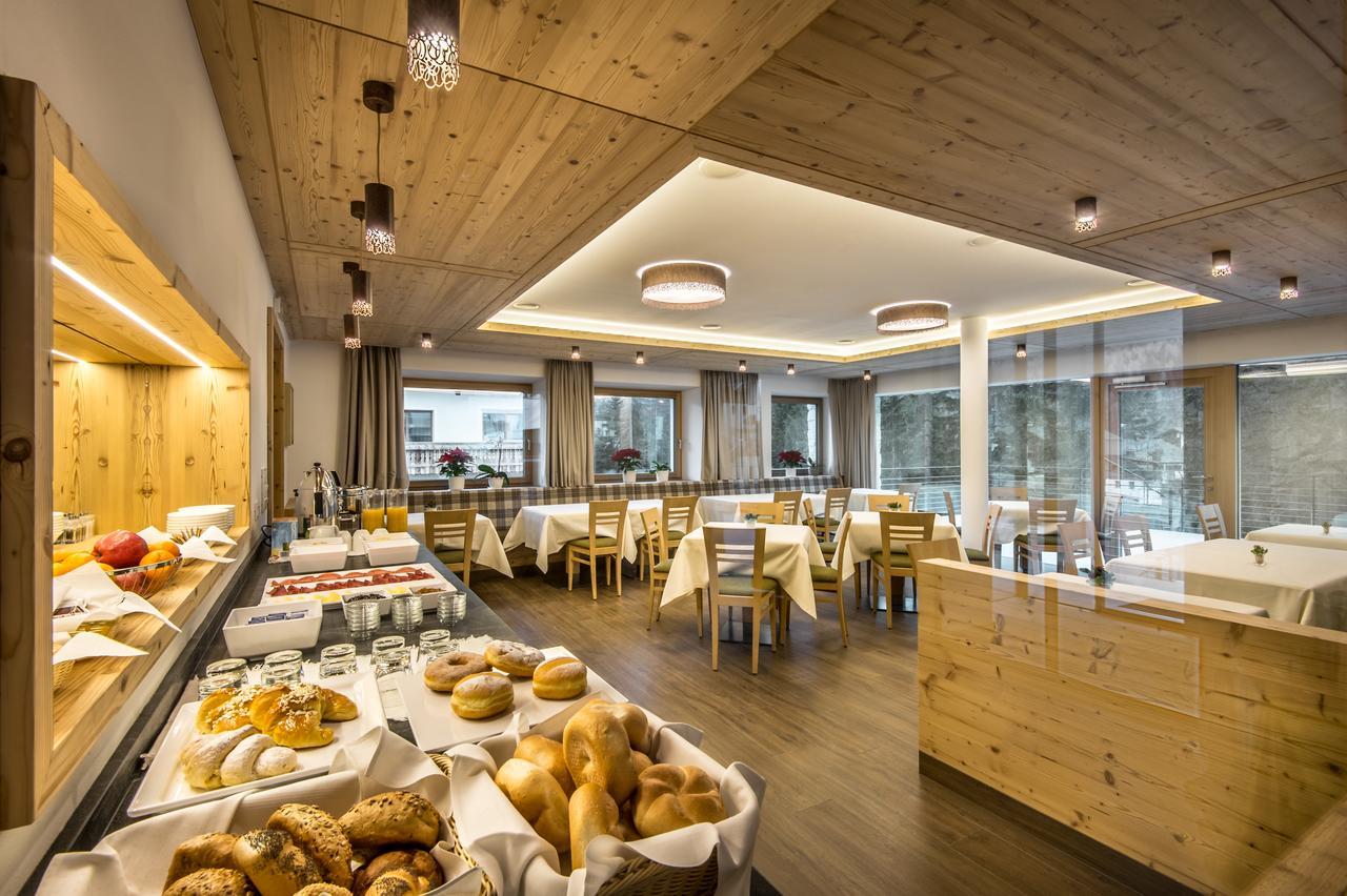 Garni Larix Hotell Colfosco Exteriör bild